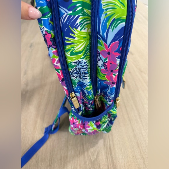 EUC Lilly Pulitzer x Disney Minnie Daisy Floral Backpack - Picture 9 of 13